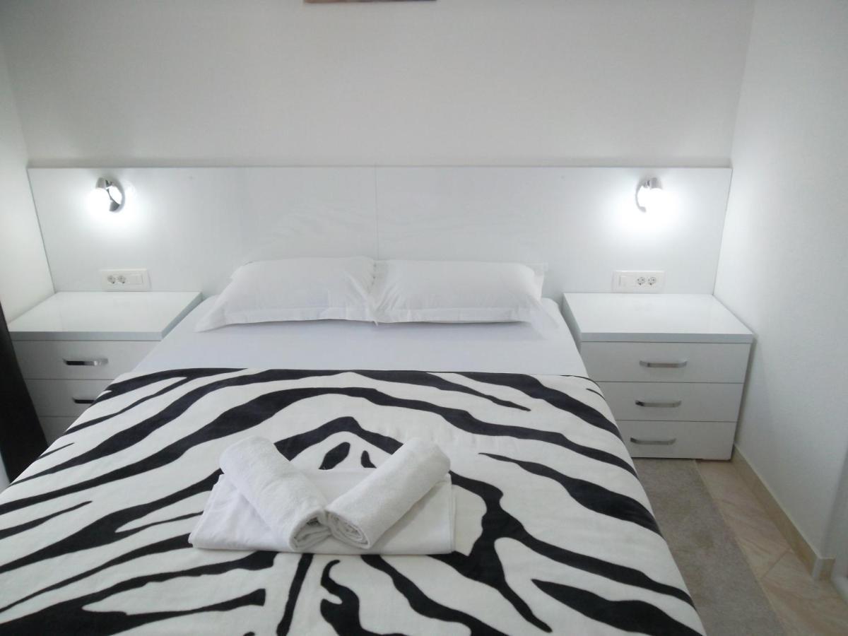 Guest House 4M Petrovac Exteriör bild