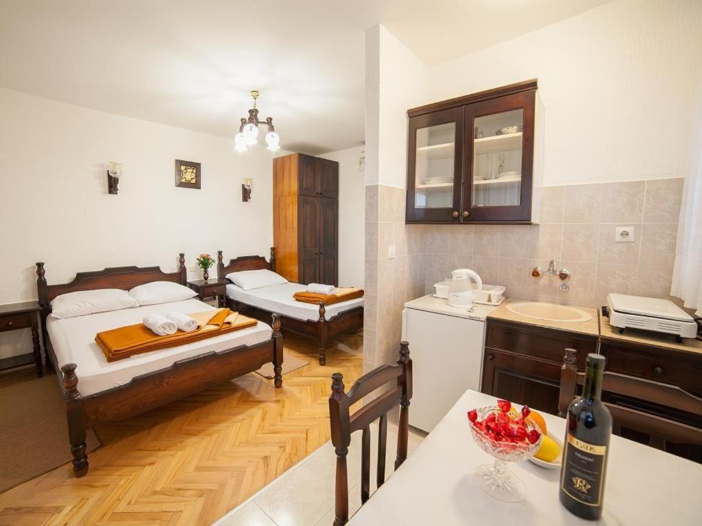 Guest House 4M Petrovac Rum bild