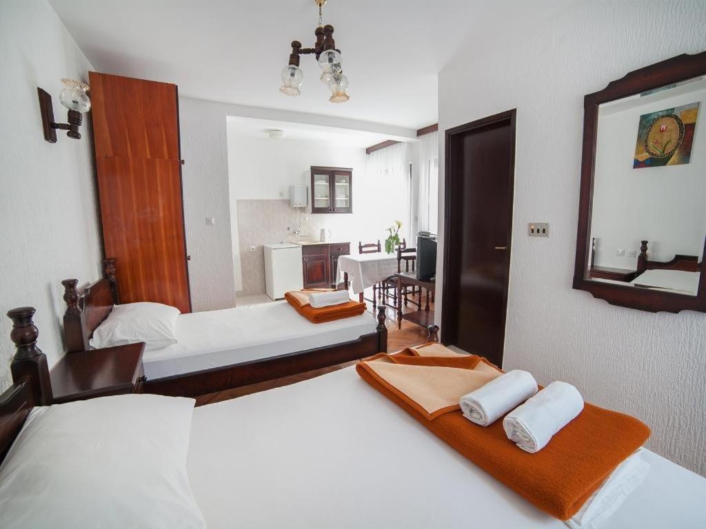 Guest House 4M Petrovac Rum bild