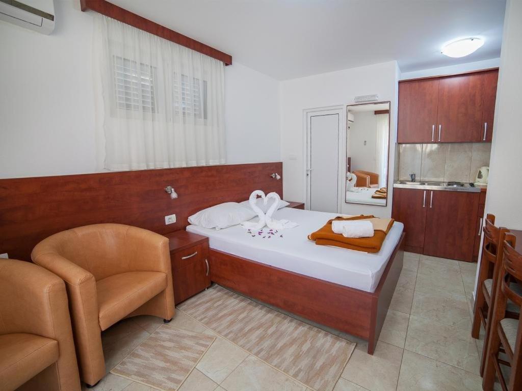 Guest House 4M Petrovac Rum bild