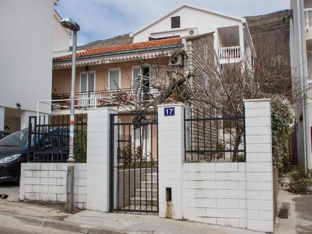 Guest House 4M Petrovac Exteriör bild
