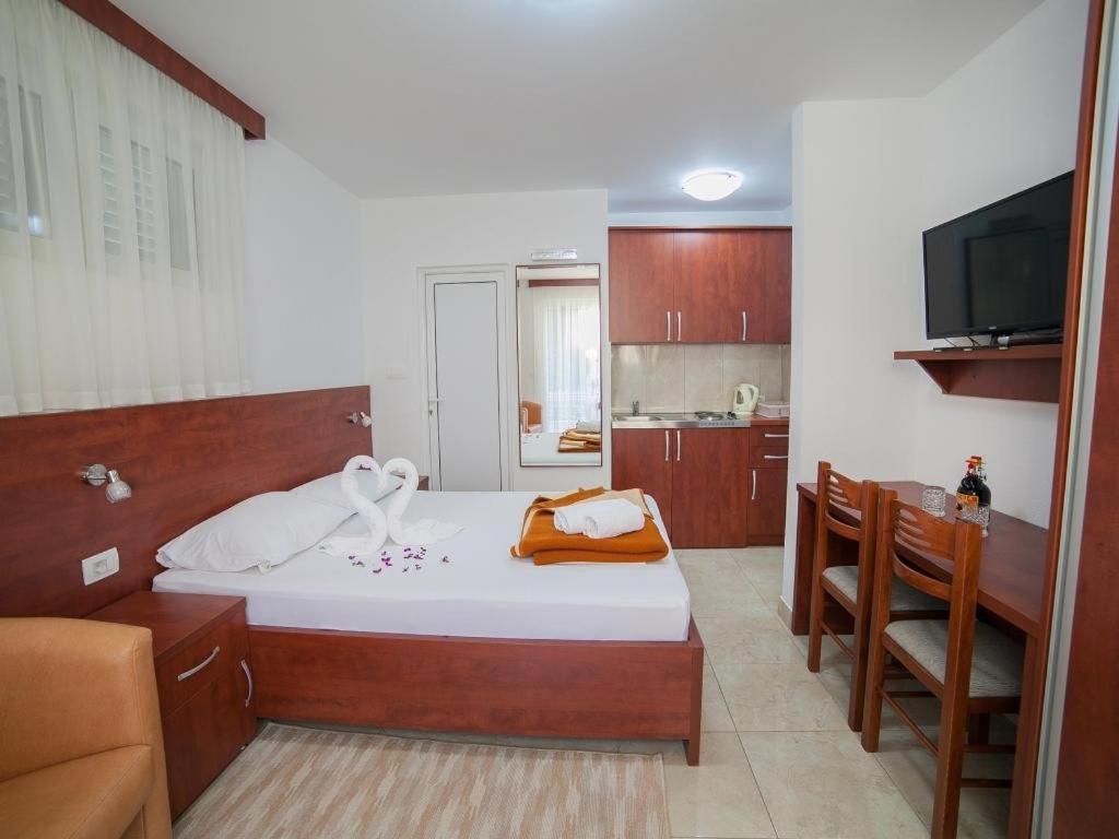 Guest House 4M Petrovac Rum bild
