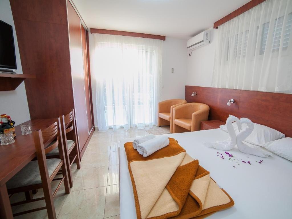 Guest House 4M Petrovac Rum bild