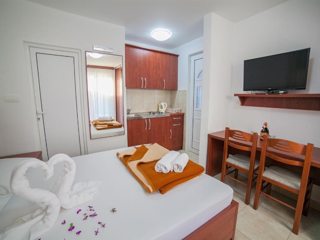 Guest House 4M Petrovac Rum bild