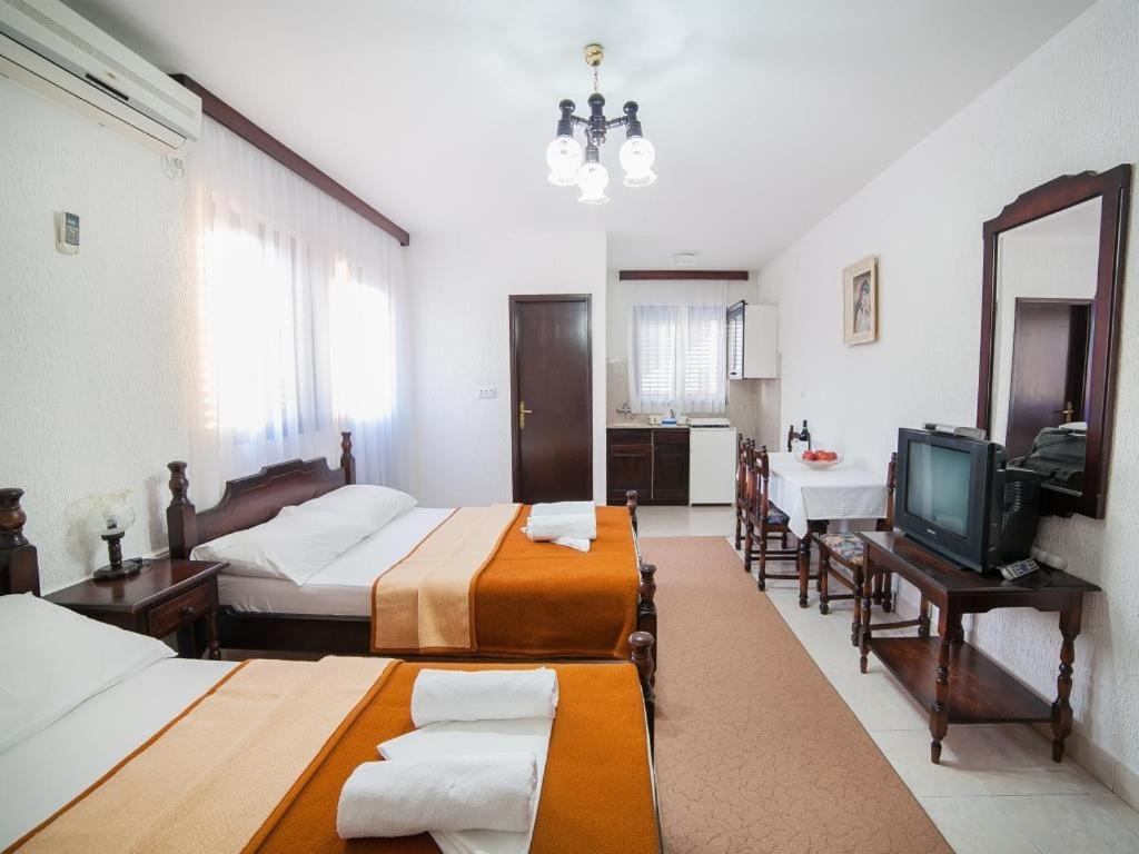 Guest House 4M Petrovac Rum bild