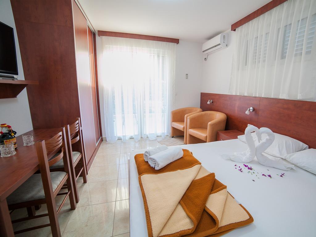 Guest House 4M Petrovac Rum bild