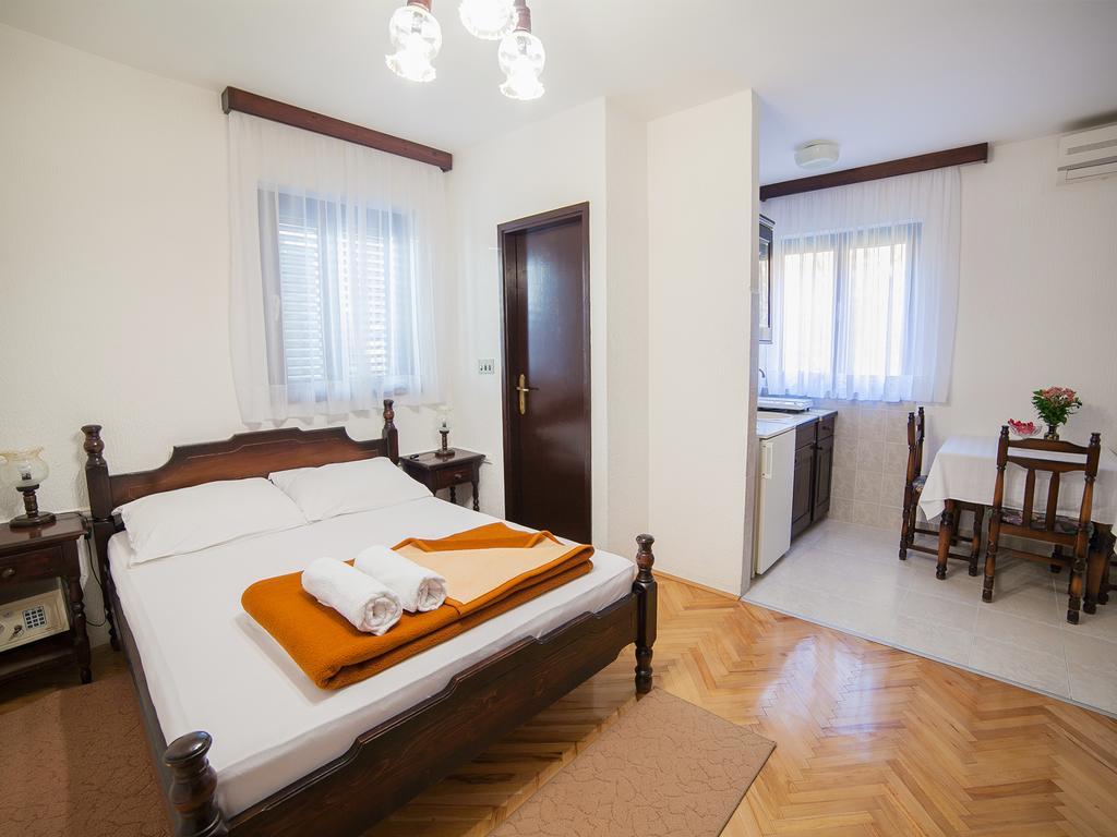 Guest House 4M Petrovac Rum bild