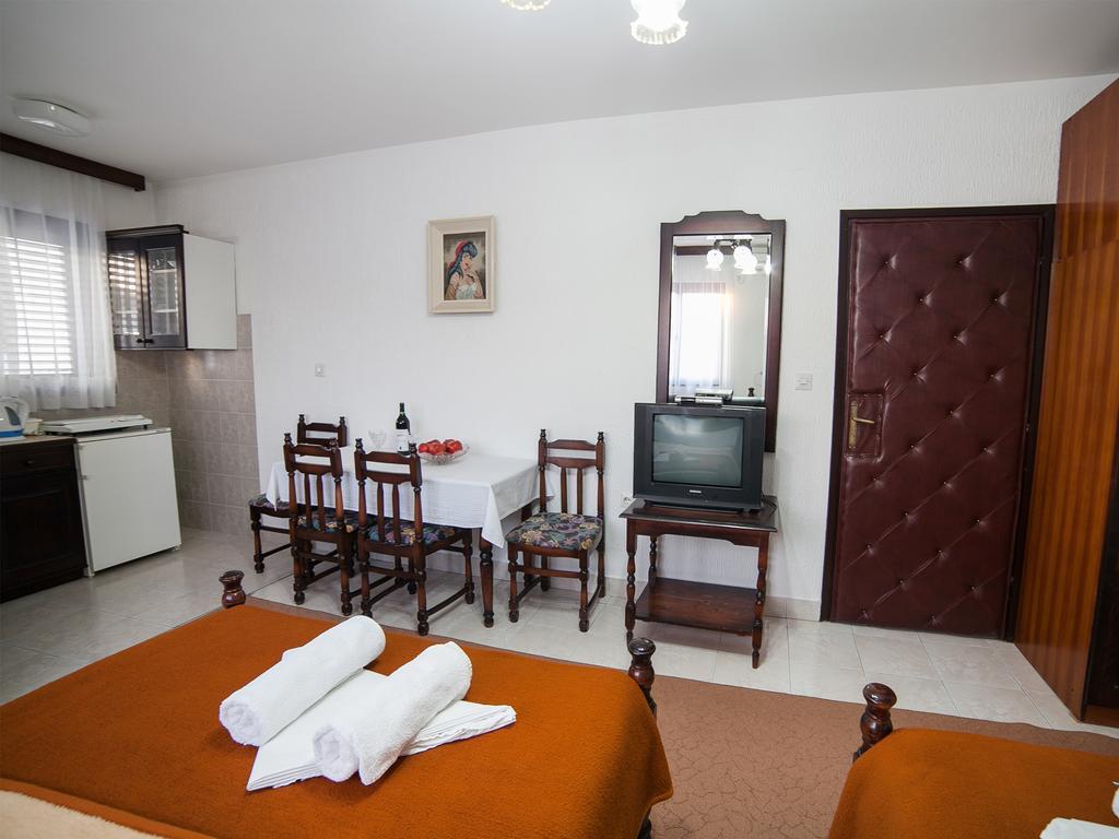 Guest House 4M Petrovac Rum bild